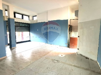 Foto Negozio in VIA MASACCIO, Busto Arsizio Sant'Anna di 60 m² con 1 locali