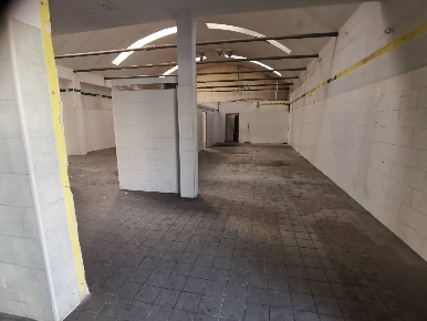 Foto Attività commerciale in via valdera, Ponsacco Centro di 300 m²
