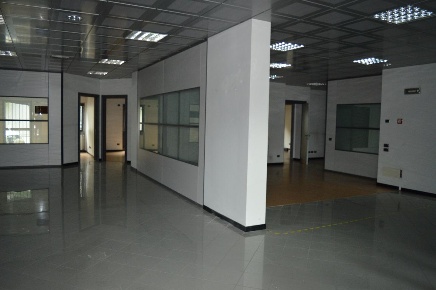 Foto Negozio a Fino Mornasco Centro di 310 m² in affitto