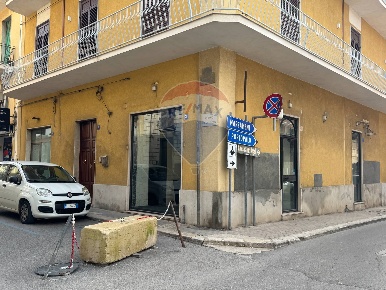 Foto Locale commerciale in VIA CASSAR SCALIA, Pachino Centro di 69 m²