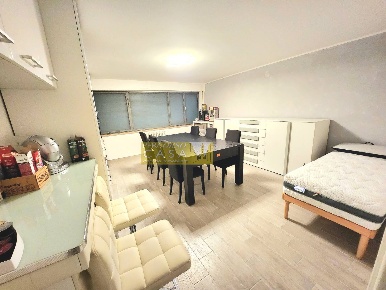 Foto Ufficio in Via Cerulli Irelli, Teramo Centro di 38 m² con 1 locali