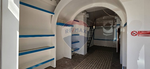 Foto Locale commerciale in Via Dei Glicini, Roma Centocelle di 45 m²