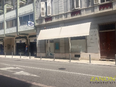 Foto Locale commerciale in Via IX Agosto, Gorizia Centro di 40 m²