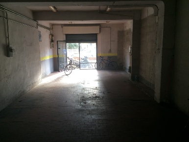 Foto Attività commerciale in Via Carlo Cattaneo, Pisa di 100 m² in affitto