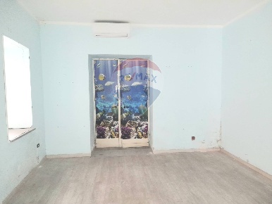 Foto Negozio in Trav.Cappuccini III, Pozzuoli Lungomare di 53 m² in affitto