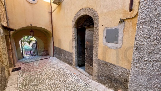 Foto Locale commerciale in Vicolo Santo Stefano, Arpino Centro di 125 m²