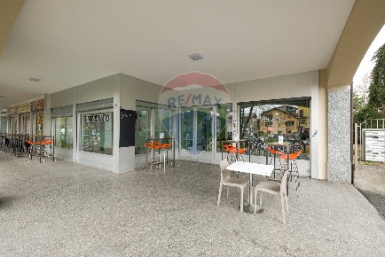 Foto Bar in Via rimembranze, Urgnano Centro di 109 m² con 1 locali