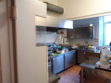 Foto Locale commerciale in via roma, Pontedera di 80 m² con 2 locali