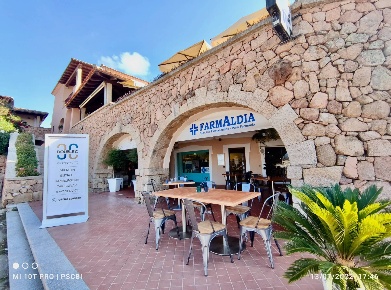 Foto Locale commerciale in Puntaldia, San Teodoro Lu Impostu di 92 m²
