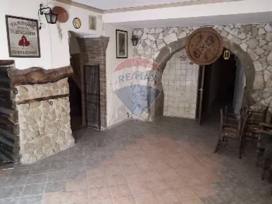 Foto Attività commerciale in Via Ciancio, Caltagirone Centro Storico