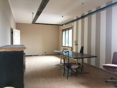 Foto Ufficio in val di cava, Ponsacco Giardino di 200 m² con 6 locali