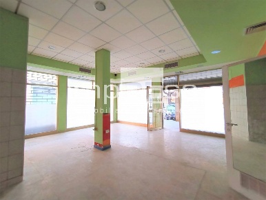 Foto Negozio in via gramsci, Mirano Mirano Paese di 80 m² con 3 locali