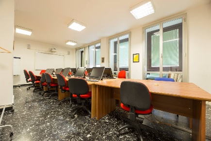 Foto Ufficio in Via Di Sottoripa, Genova Caricamento di 127 m² con 3 locali