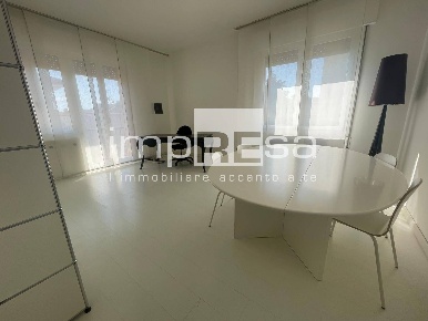 Foto Ufficio in Viale Giuseppe Verdi, Treviso Eden - Tribunale di 129 m²