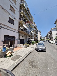 Foto Attività commerciale in Via Vitaliano Brancati, Gravina di Catania