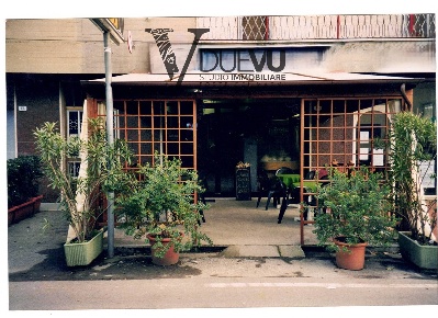 Foto Negozio in Via della Barbiera, Forte dei Marmi Caranna di 44 m²