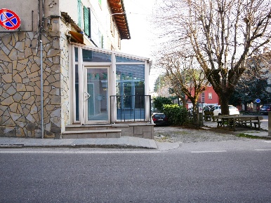 Foto Locale commerciale in Via Giardini Nord, Serramazzoni di 60 m²