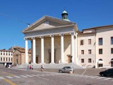 Foto Negozio in via canova, Treviso Duomo di 220 m² con 5 locali in vendita