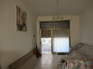 Foto Locale commerciale in Via Falcone, Loreto Aprutino Centro di 40 m²