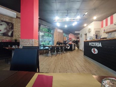 Foto Attività commerciale in Viale Radich, Grugliasco Centro di 110 m²