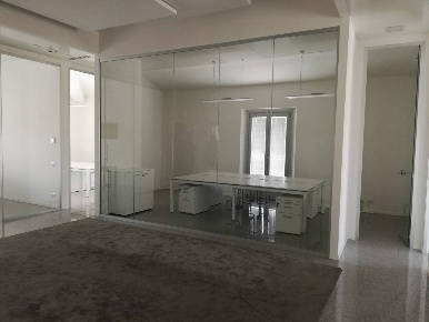 Foto Ufficio a Poggibonsi di 240 m² con 11 locali in affitto