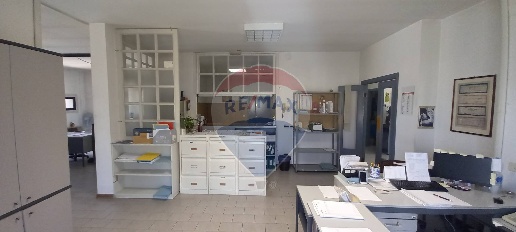 Foto Ufficio in Largo Trattati di Roma, Gualdo Tadino Centro di 240 m²