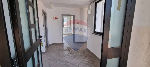 Foto Locale commerciale in Via Enzo Ferrari, Pescara di 142 m² con 1 locali