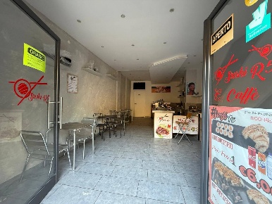 Foto Attività commerciale in Via Ludovico Ariosto, Casoria Centro di 45 m²