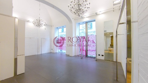 Foto Locale commerciale in Via Ricasoli, Livorno Attias - Marconi di 60 m²
