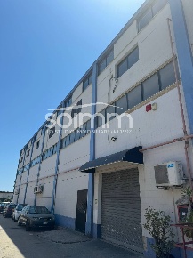 Foto Locale commerciale a Cagliari Marconi di 550 m² con 2 locali