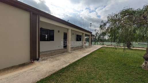 Foto Attività commerciale in STRADA PROVINCIALE 52, Floridia di 173 m²