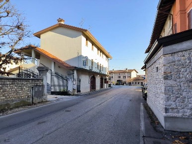 Foto Attività commerciale in SEDRANO, San Quirino Sedrano di 400 m²