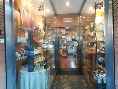 Foto Locale commerciale in Via Dante Alighieri, Bari Murat di 78 m²