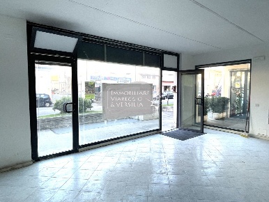 Foto Laboratorio in via Aurelia, Viareggio Terminetto - Migliarina di 80 m²