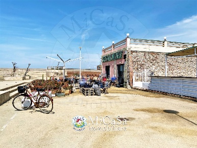 Foto Attività commerciale in VIA CROSIO, Pisa di 110 m² con 6 locali
