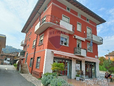 Foto Locale commerciale in Via Cristoforo Baioni, Bergamo Valverde