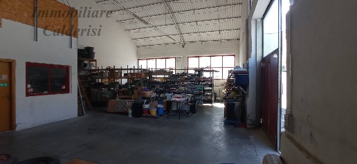 Foto Magazzino a San Benedetto del Tronto Santa Lucia di 145 m² in vendita
