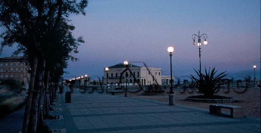 Foto Attività commerciale in Via Grande, Livorno di 500 m² con 4 locali
