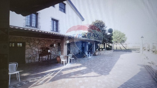 Foto Locale commerciale in via pavia, Bressana Bottarone Cavallino