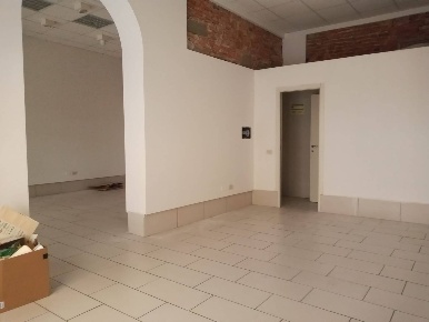 Foto Attività commerciale in Via Rossini, Pontedera Centro di 70 m²