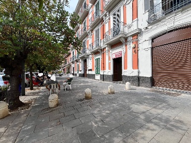 Foto Negozio in Viale Margherita, Napoli Ponticelli di 50 m² con 2 locali