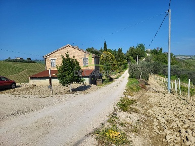 Foto Cessione attività in Via Monte Sibilla, Acquaviva Picena di 111 m²