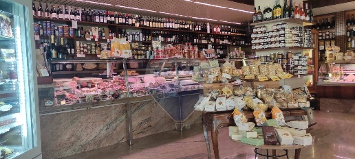 Foto Locale commerciale in Via Nicolo' Piccinni, Bari Murat di 134 m²