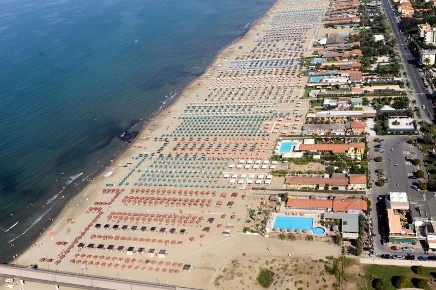 Foto Locale commerciale in viareggio, Viareggio Lungomare di 2100 m²