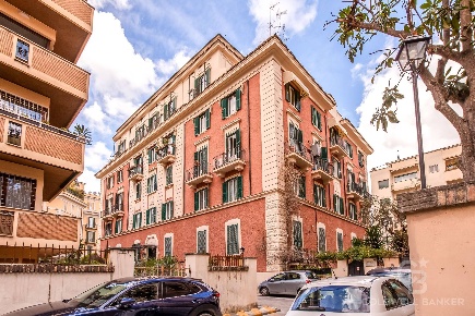Foto Ufficio in Viale Liegi, Roma Pinciano - Villa Ada di 276 m² in vendita