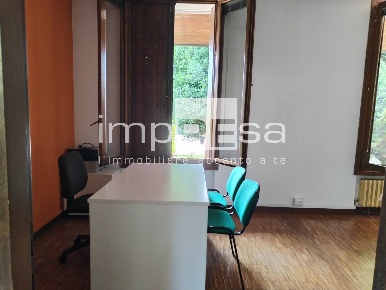 Foto Ufficio in istrana TV, Istrana Centro di 130 m² con 5 locali