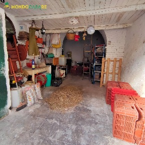 Foto Magazzino in Via Fiume, Palombara Sabina di 26 m² con 1 locali