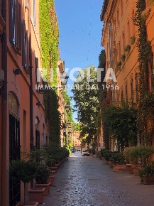Foto Locale commerciale in Via Margutta, Roma Repubblica di 50 m²