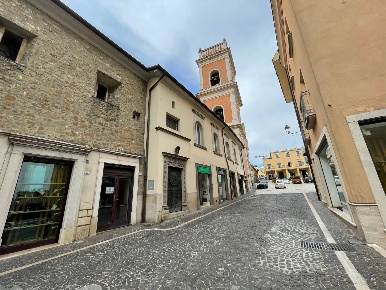 Foto Locale commerciale in via Roma, Ariano Irpino di 18 m² con 1 locali