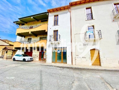 Foto Locale commerciale in Via delle Aie, L'Aquila Sant'Elia - Bazzano